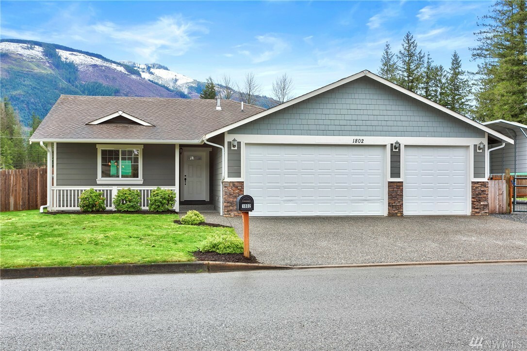 Property Photo:  1802 Amanda Ave  WA 98251 