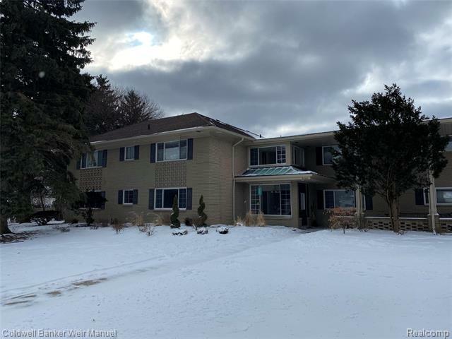 Property Photo: 2245 Walton Blvd Unit 54 MI 48309