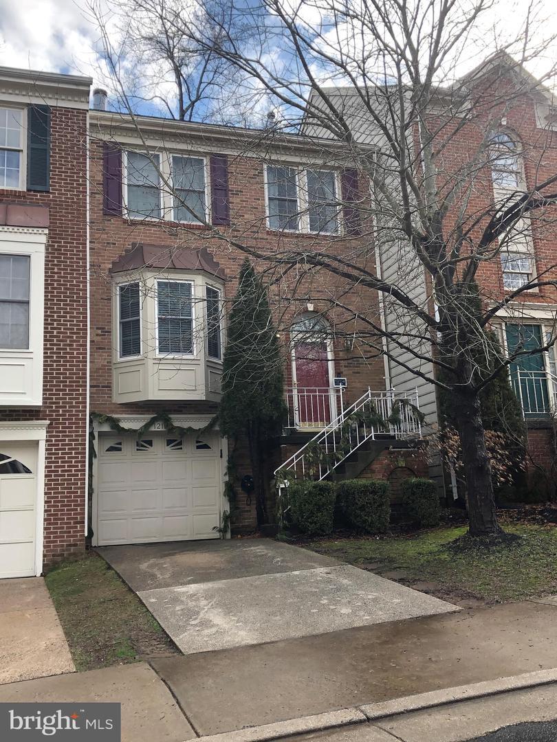 Property Photo: 12121 Derriford Court VA 22192