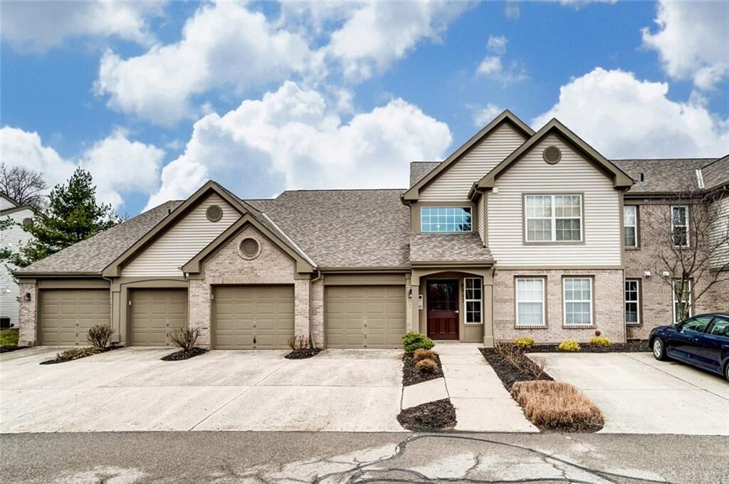 Property Photo: 9947 Shorewood Lane OH 45241