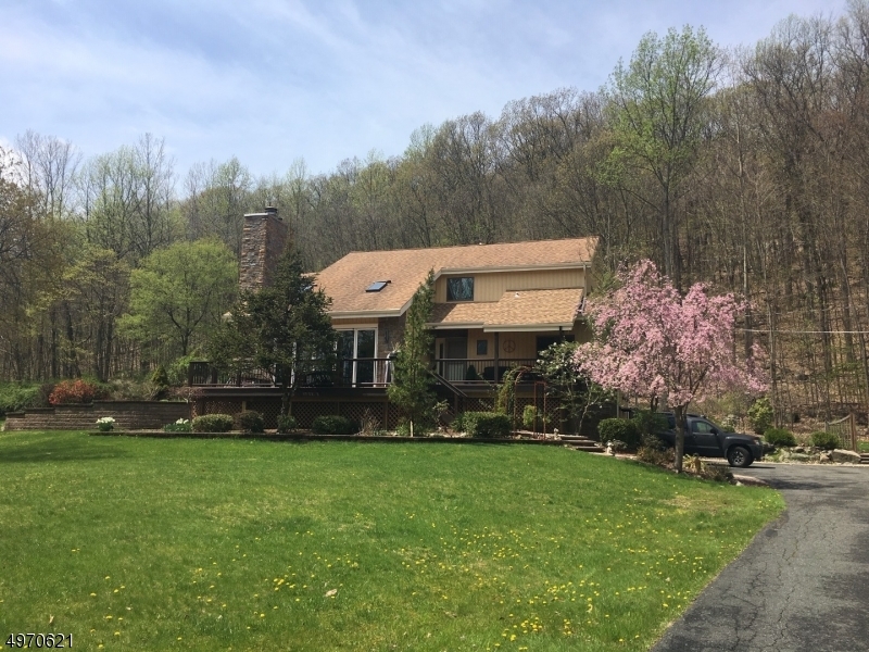 Property Photo:  404 W Mountain Rd  NJ 07871 