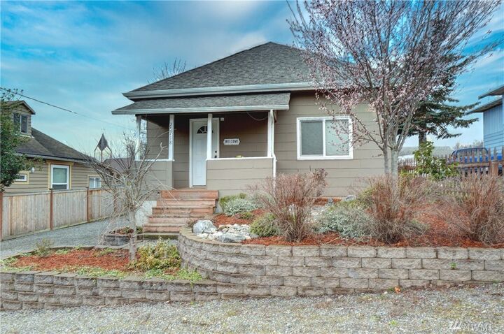 Property Photo:  25718  Lawson Street  WA 98010 