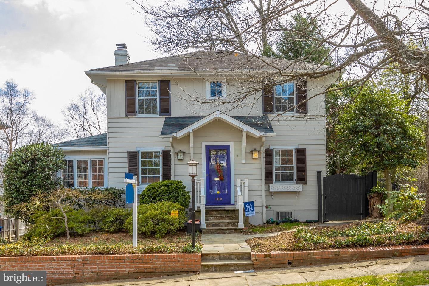 Property Photo: 108 W Maple Street VA 22301