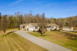 Property Photo:  341 County Road 725  TN 37370 