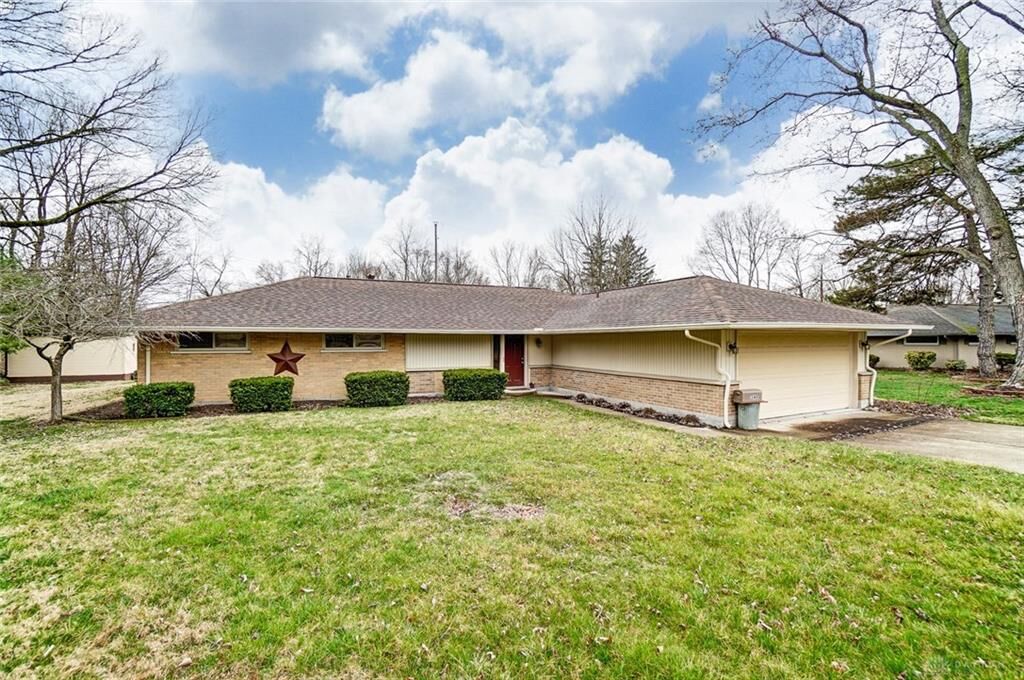 Property Photo: 340 E Whipp Road OH 45459