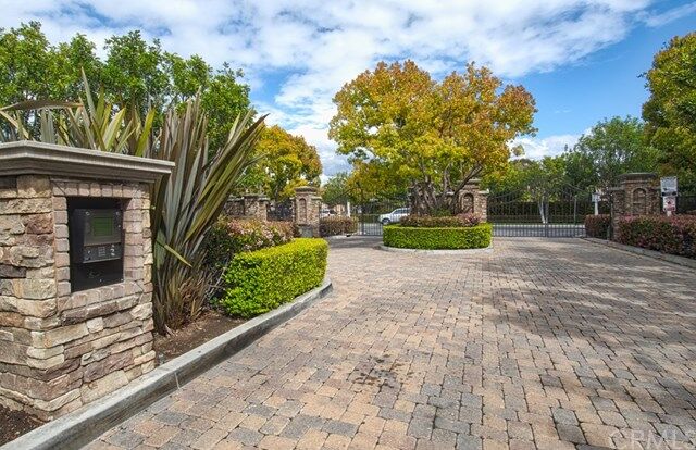 Property Photo: 1318 Corte Alemano CA 92626