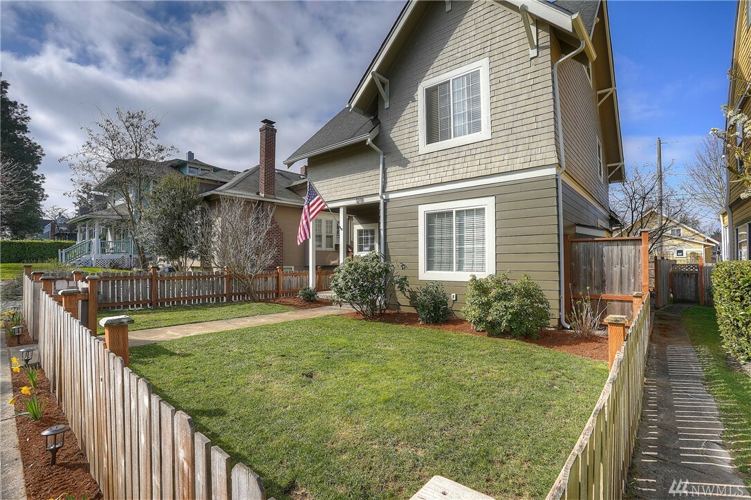 Property Photo:  1218 N Prospect St  WA 98406 