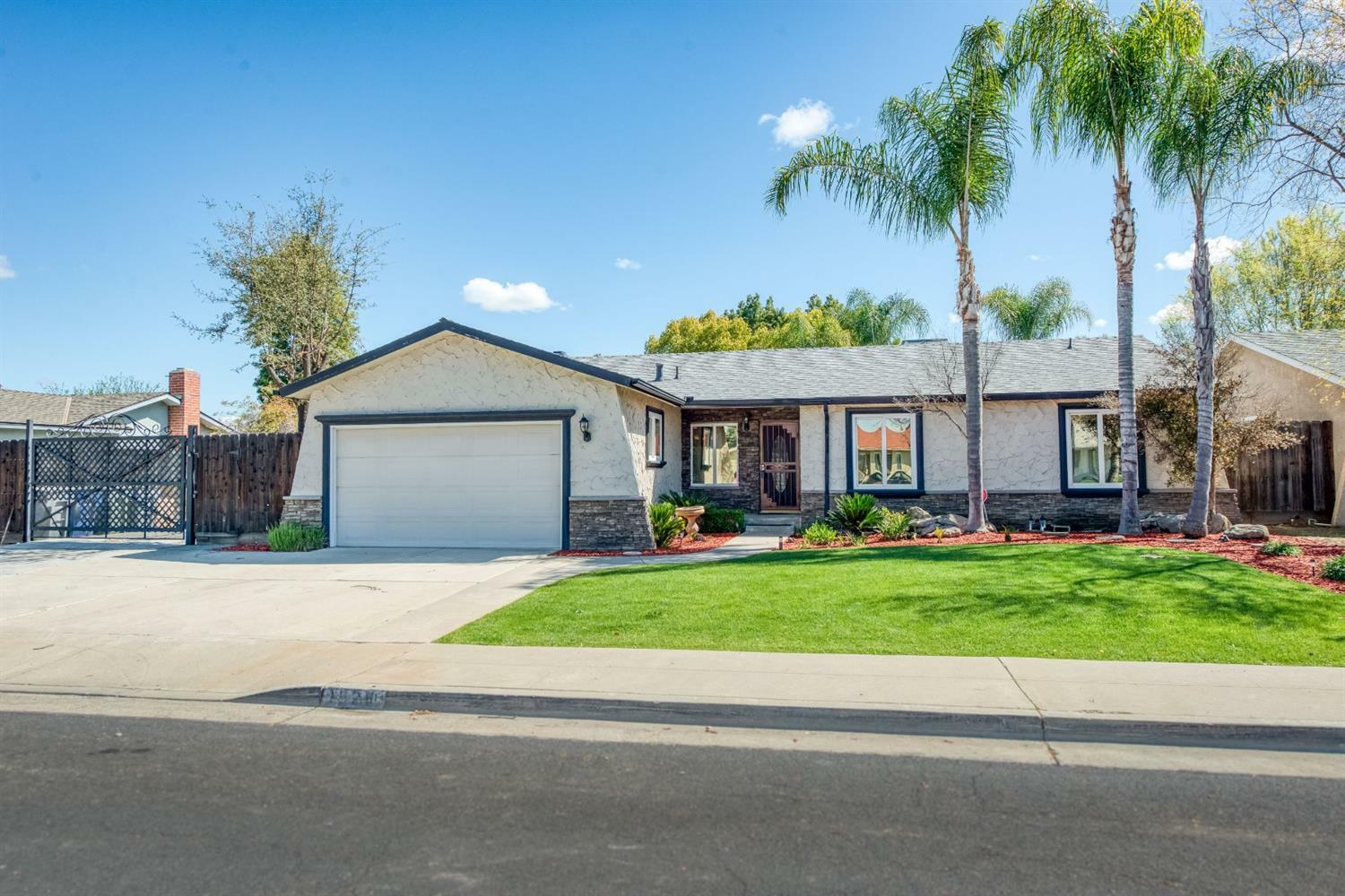 1525 Renn  Clovis CA 93611 photo