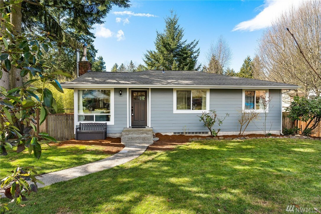 Property Photo:  16517 21st Ave NE  WA 98155 