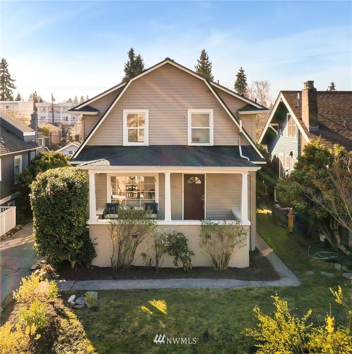 Property Photo: 5633 12th Avenue NE WA 98105