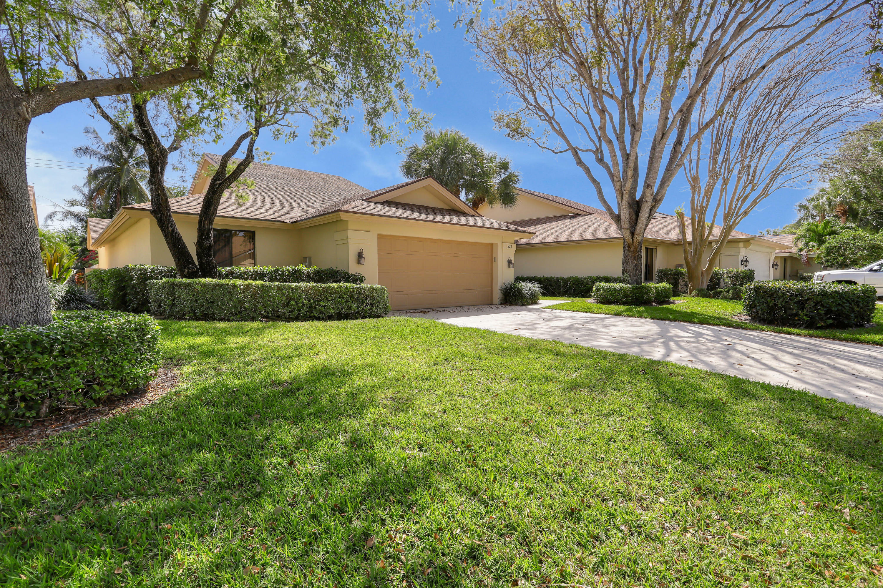 Property Photo:  221 E River Park Drive  FL 33477 