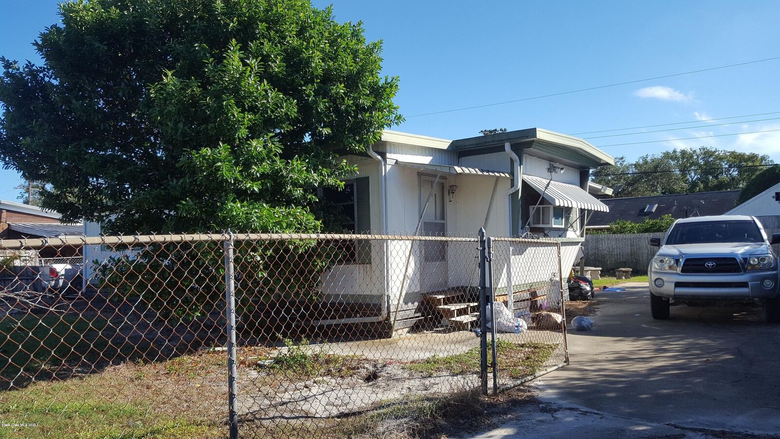 Property Photo: 3313 Barton Street FL 32754