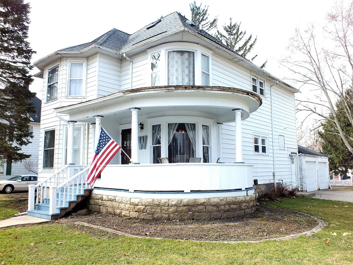 Property Photo: 201 South Genoa Street IL 60135