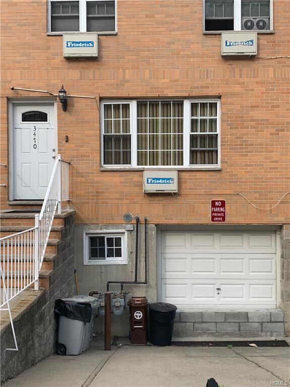 Property Photo:  3470 Eastchester Road  NY 10469 