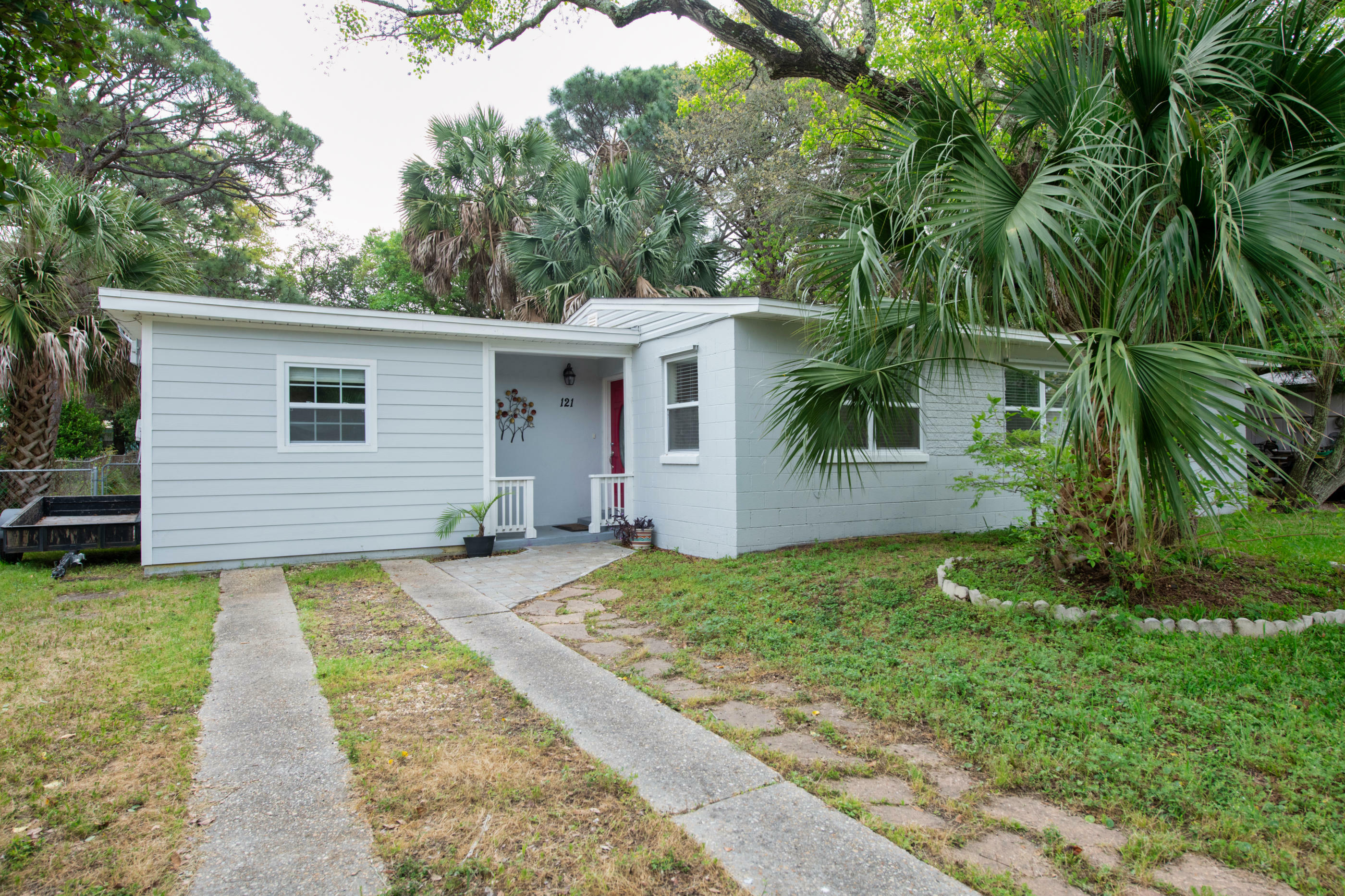 Property Photo:  121 SW 3rd Avenue  FL 32548 