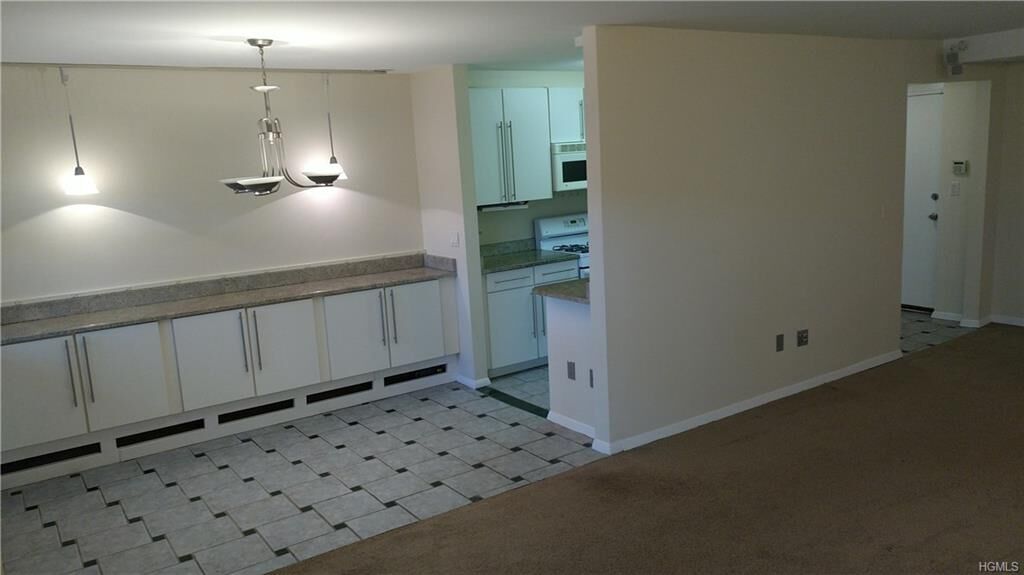 Property Photo:  344 Central Park Avenue B14  NY 10583 