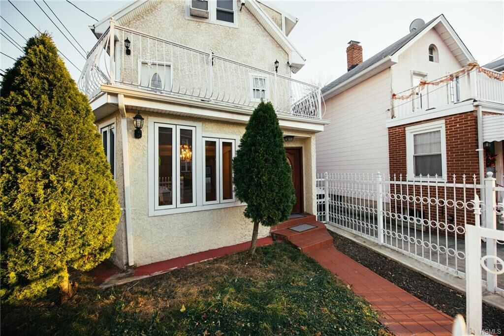 Property Photo:  3246 Corlear Avenue  NY 10463 