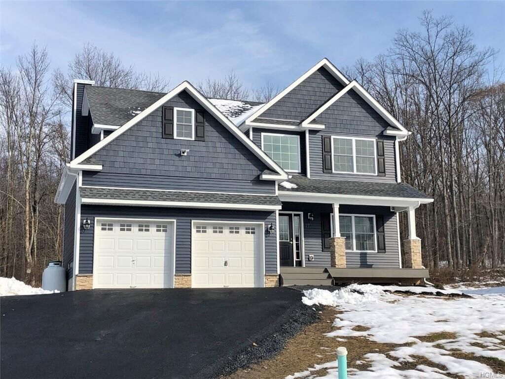 Property Photo:  17 Arbor Way  NY 10940 