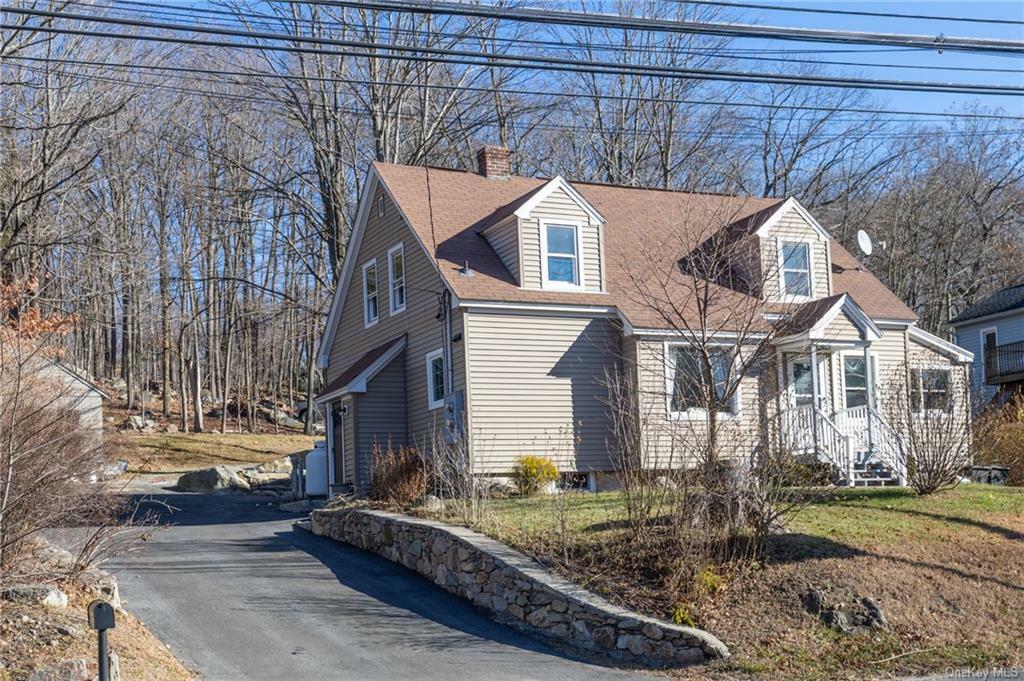 Property Photo:  75 Padanaram Road  CT 06811 