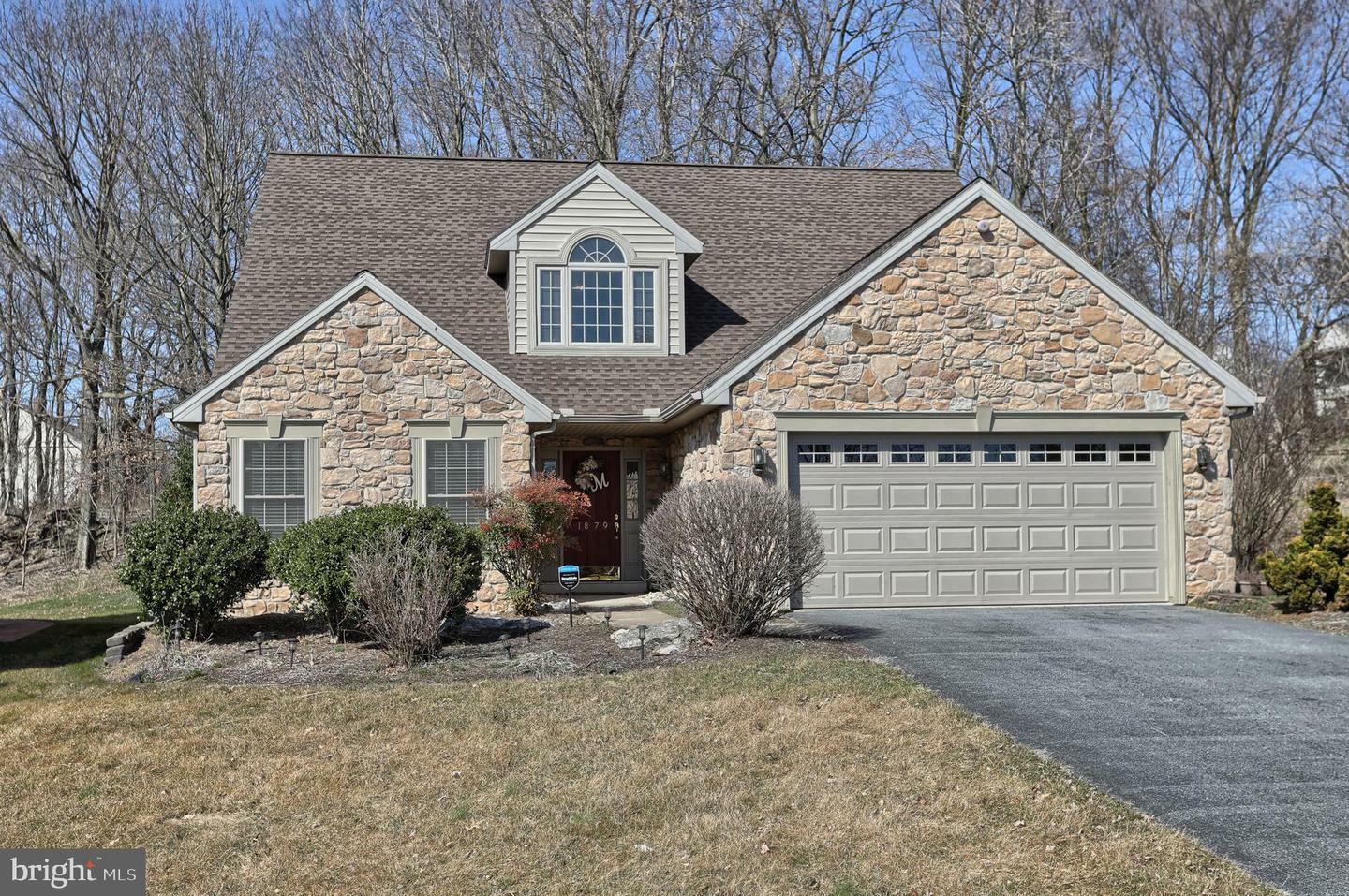 Property Photo:  1879 Meadow Ridge Drive  PA 17036 