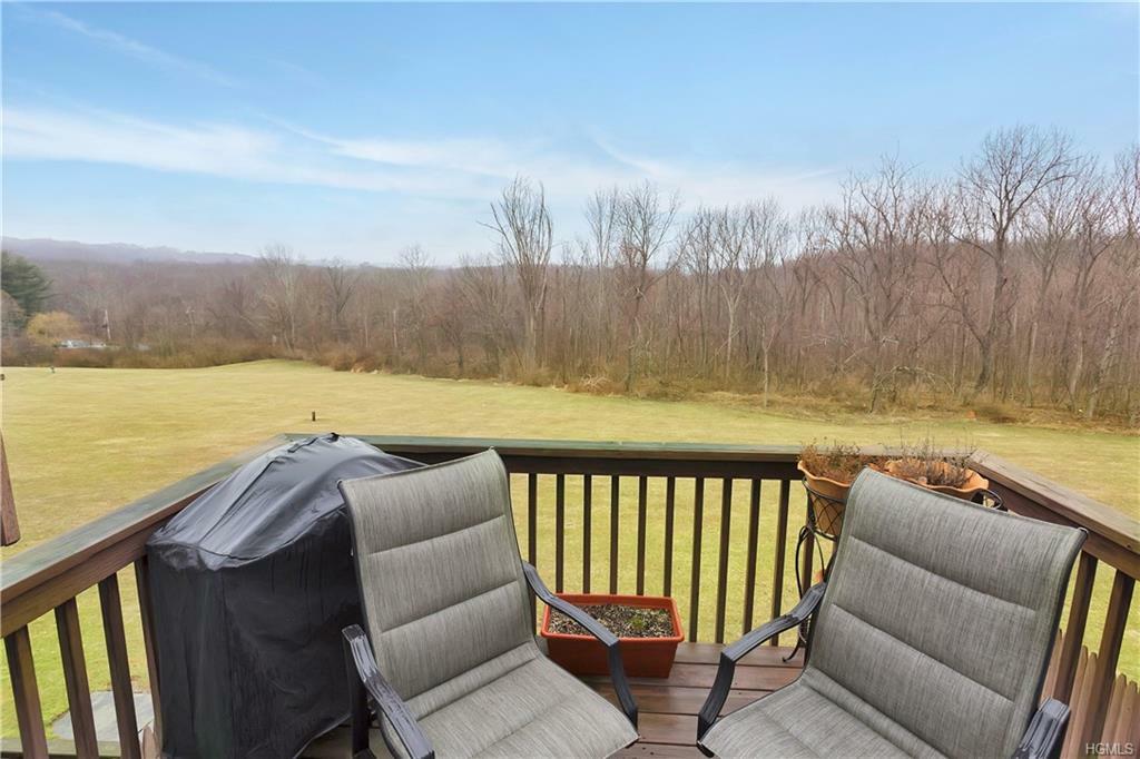 Property Photo:  1303 Williamsburg Drive  NY 10541 