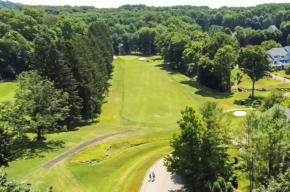 Property Photo:  23 Country Club Lane  NY 10570 