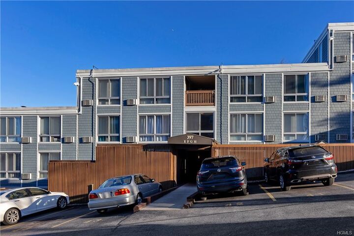 397 N Broadway 2E  Yonkers NY 10701 photo