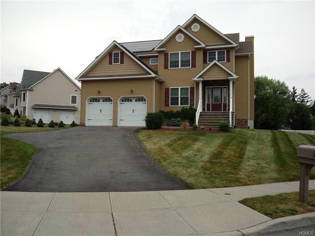 Property Photo:  7 Village Gate Way  NY 10950 
