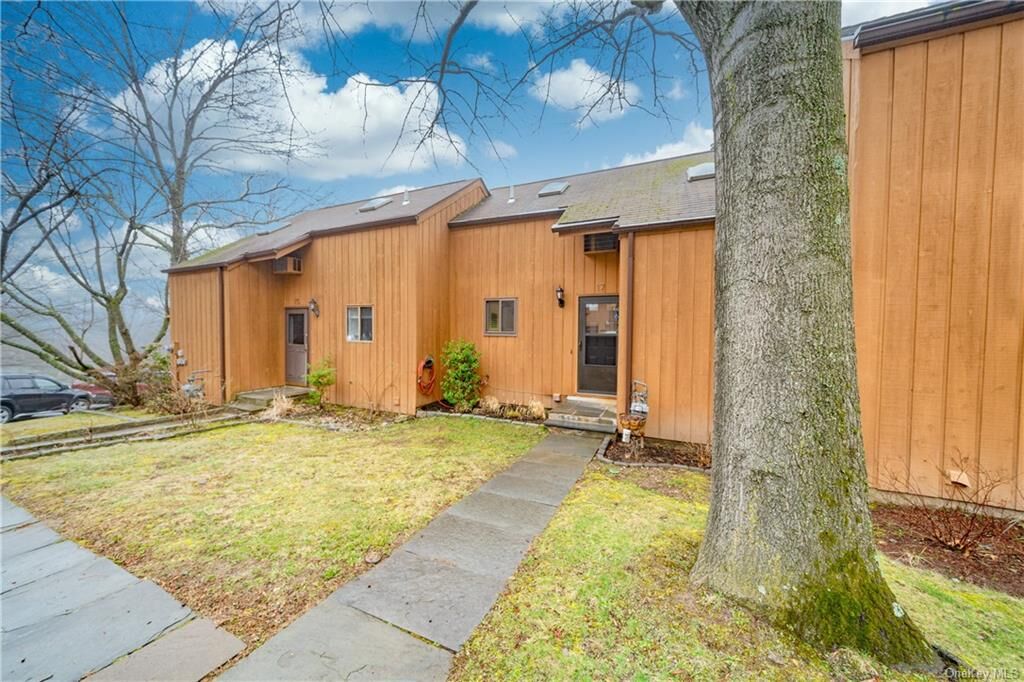 Property Photo: 17 Lark Lane NY 10520