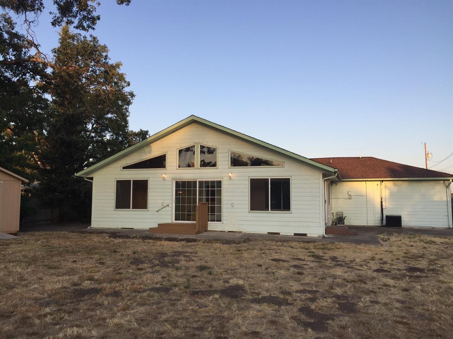 Property Photo: 6942 Table Rock Road OR 97502