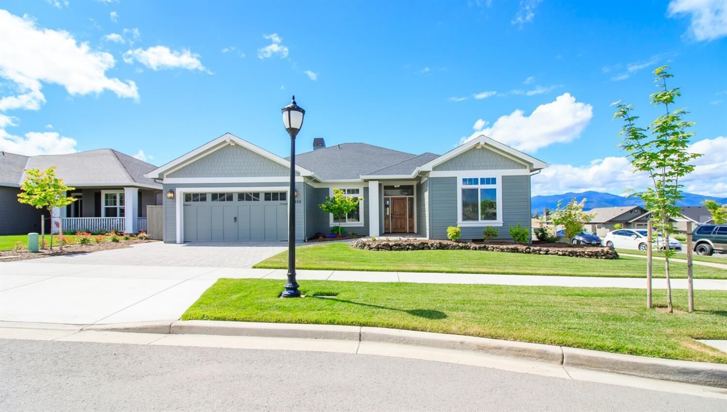 Property Photo: 3908 Sunleaf Drive OR 97504