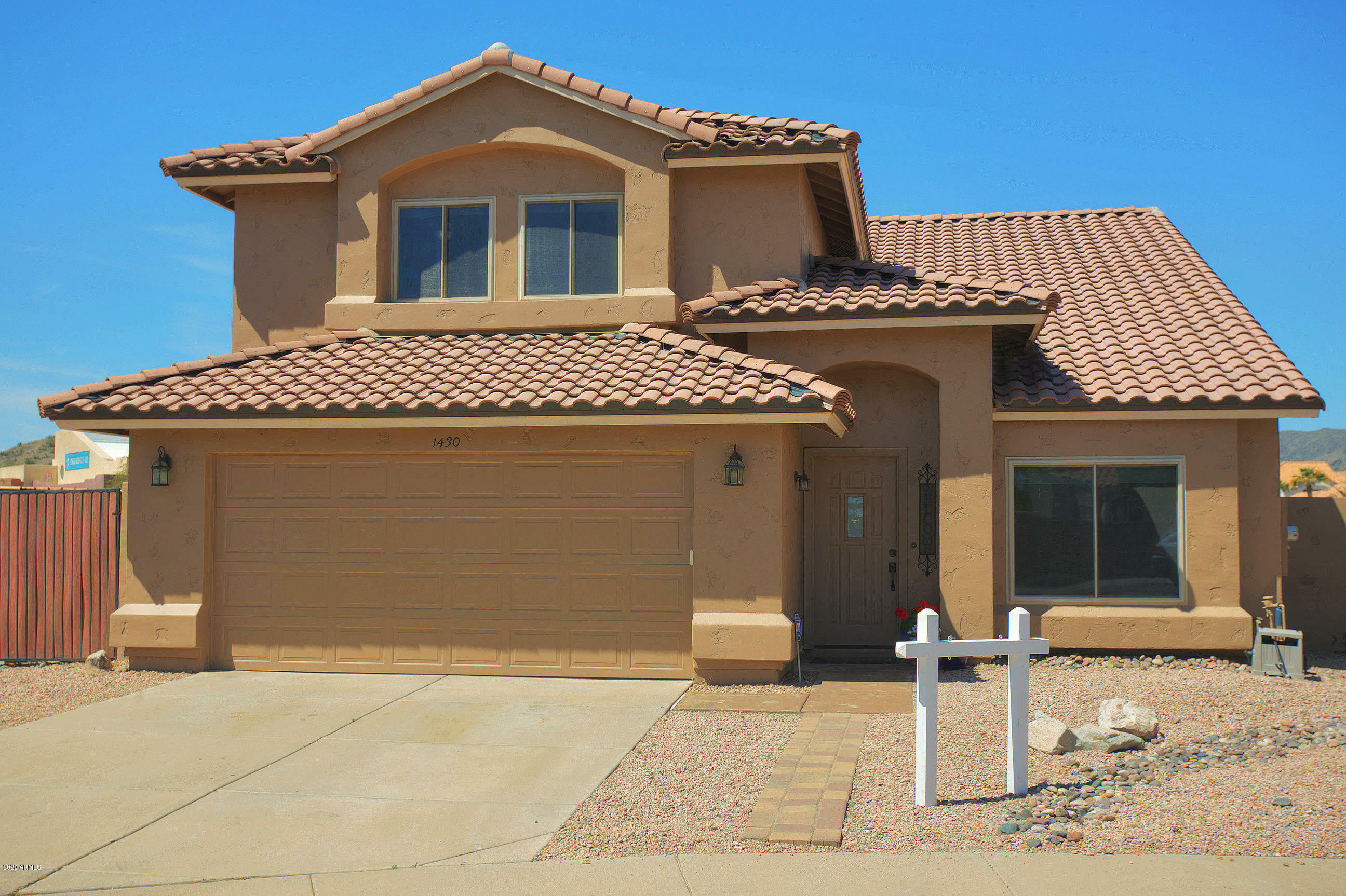 Property Photo:  1430 E Windsong Drive  AZ 85048 