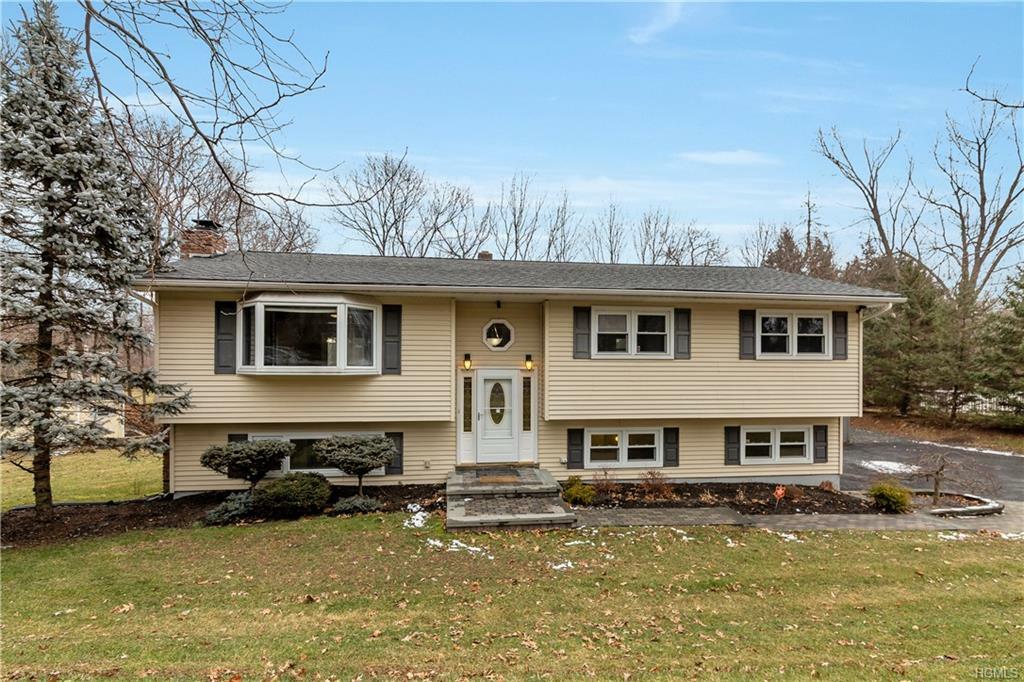 Property Photo:  44 Edgewood Drive  NY 10917 