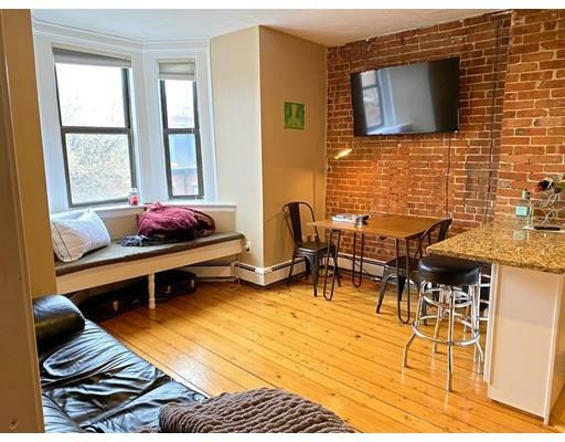 Property Photo:  81 E Brookline St 4  MA 02118 