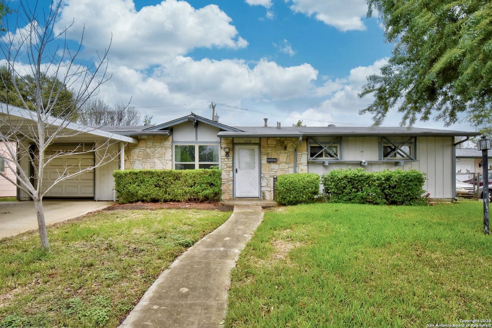 Property Photo:  1318 Canyon Ridge Dr  TX 78227 