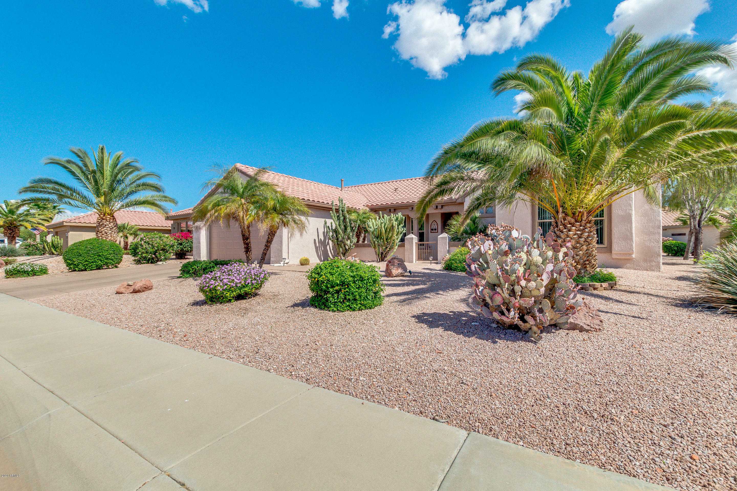 Property Photo:  18501 N Sunray Court  AZ 85374 