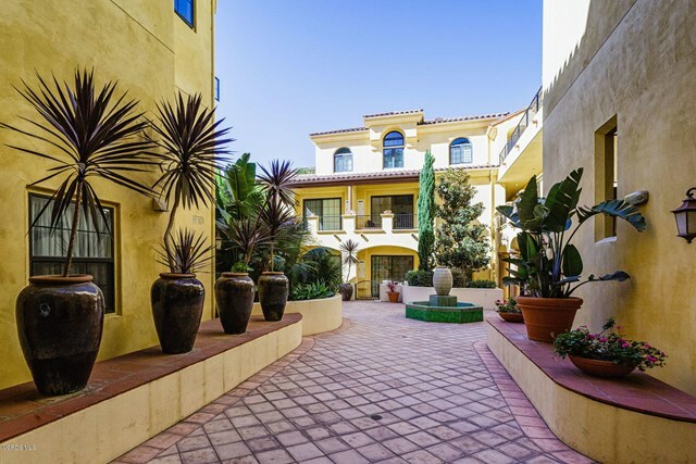 Property Photo:  130 N Garden Street 1210  CA 93001 