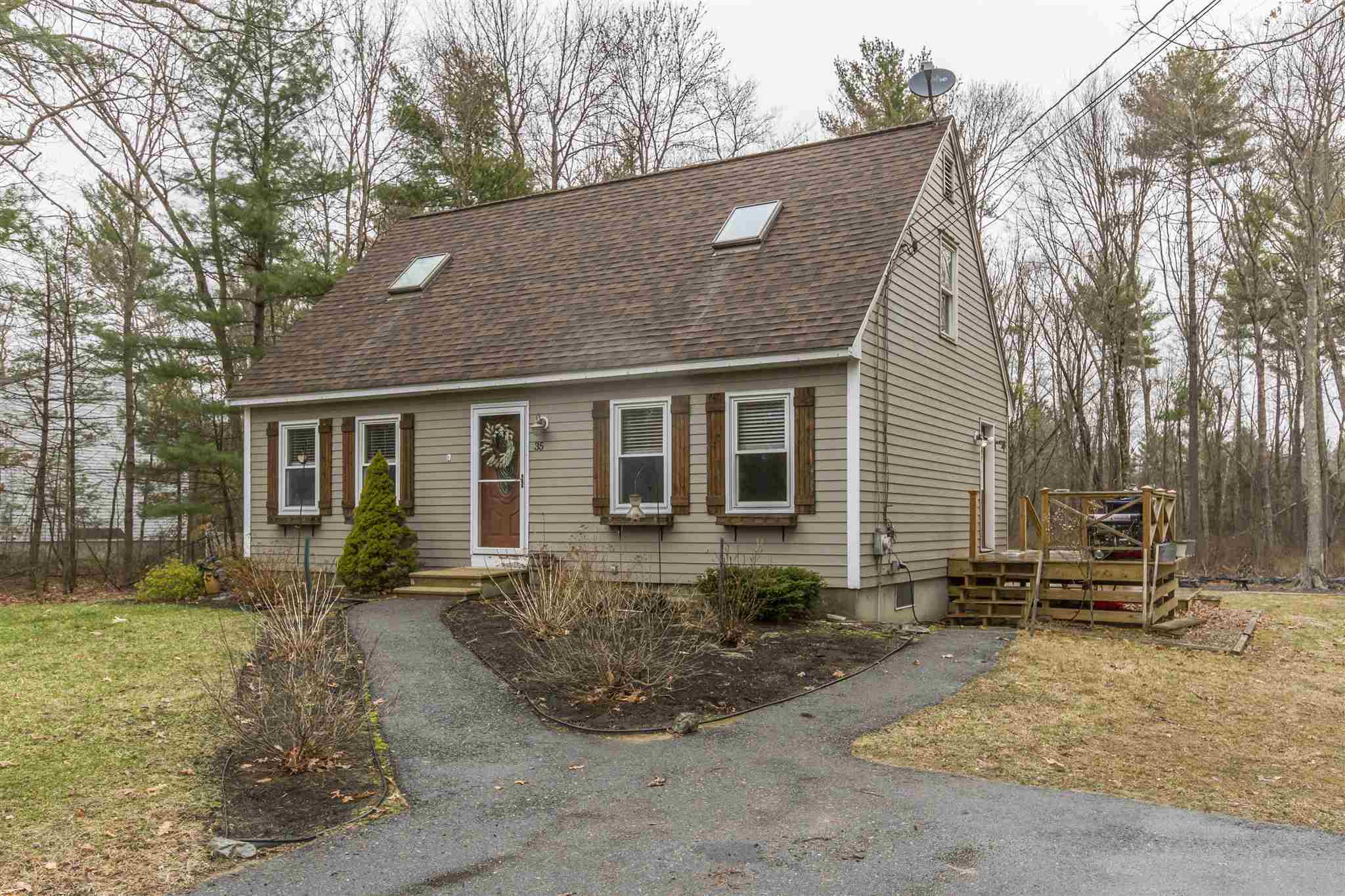 Property Photo:  35 Chase Brook Circle  NH 03052 