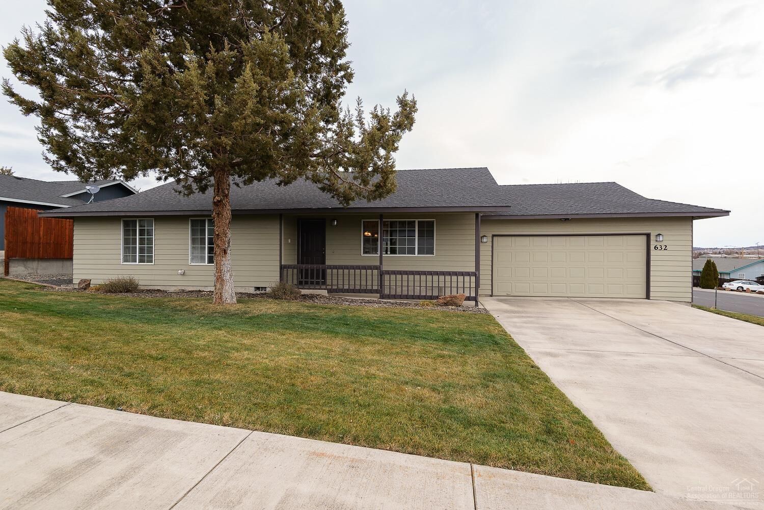 Property Photo: 632 SW Elk Ridge Court OR 97741