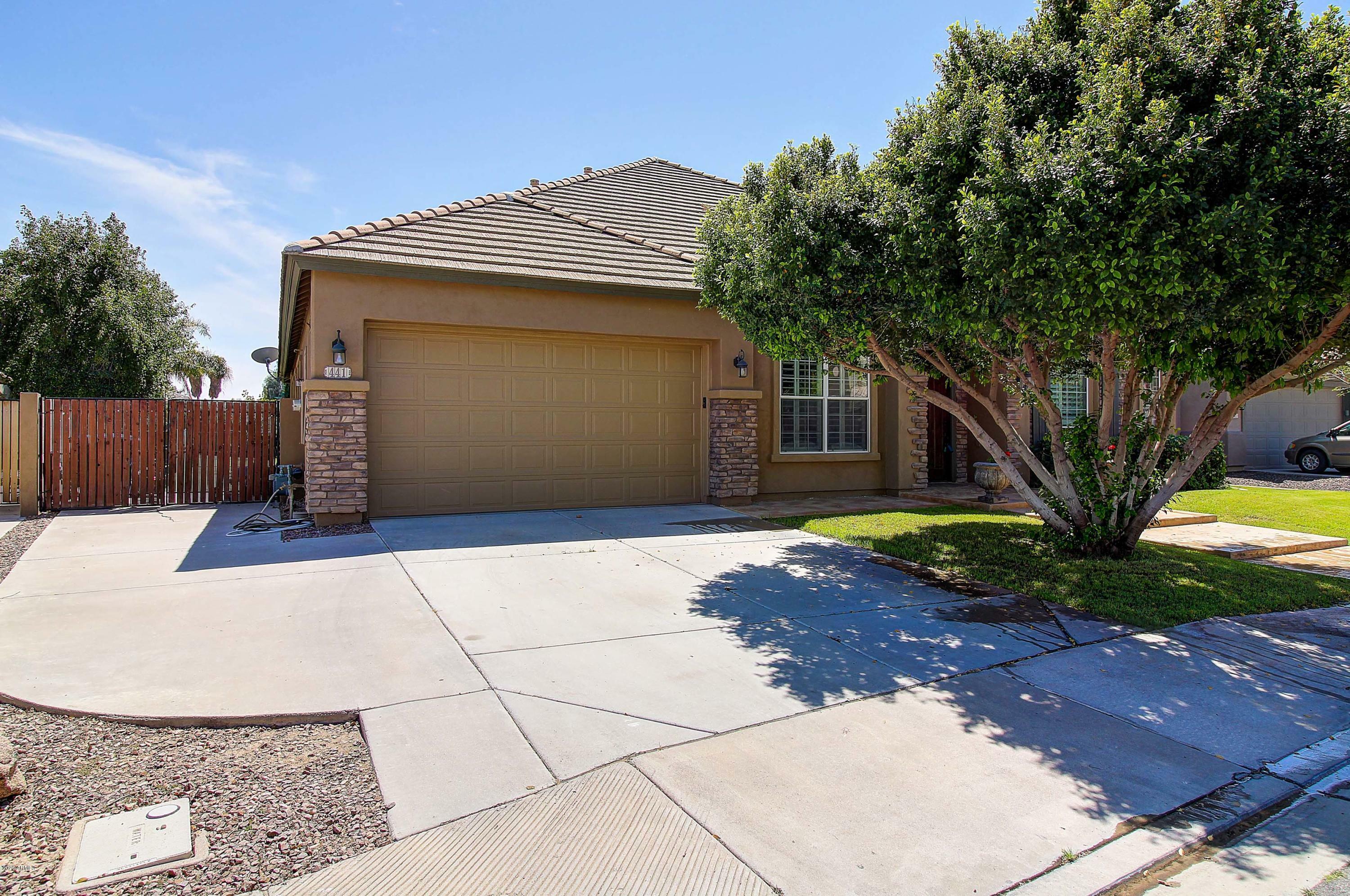 Property Photo:  441 E Crescent Place  AZ 85249 