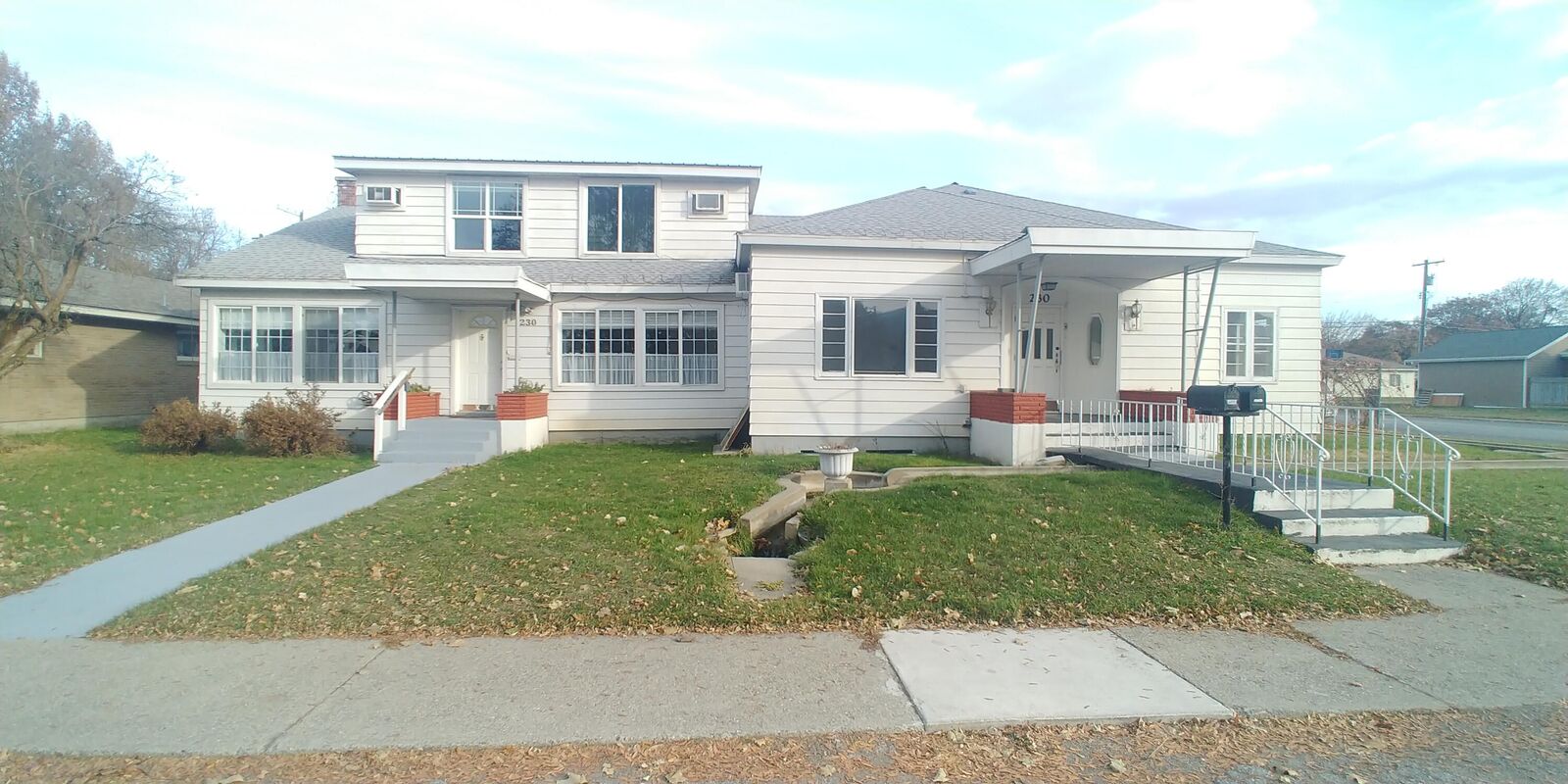 Property Photo: 230 N Elm St WA 99114