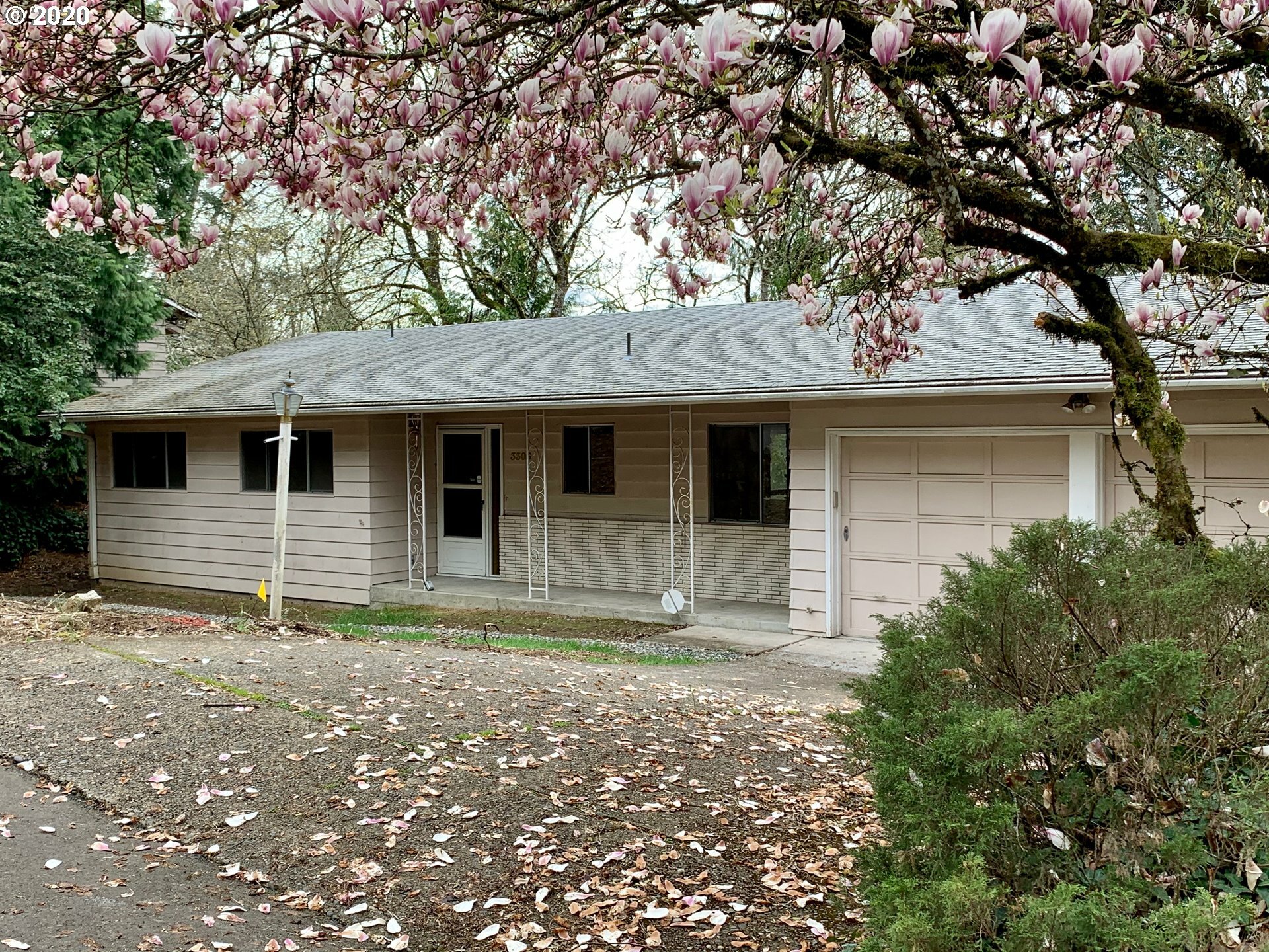 Property Photo:  3305 SW 66th Ave  OR 97225 