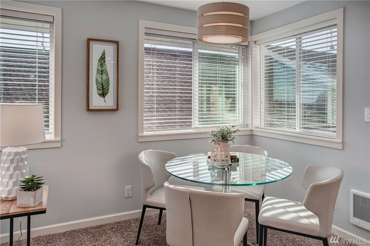 Property Photo:  2400 E Howell Street E  WA 98122 