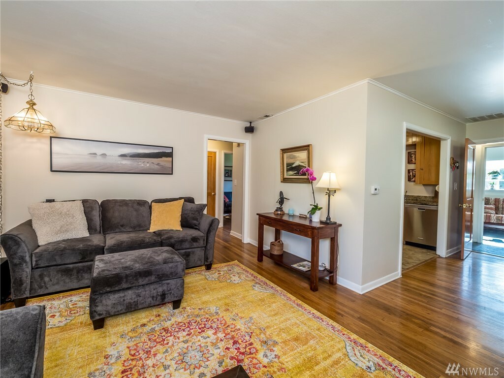 Property Photo: 2511 NE 165th St WA 98155