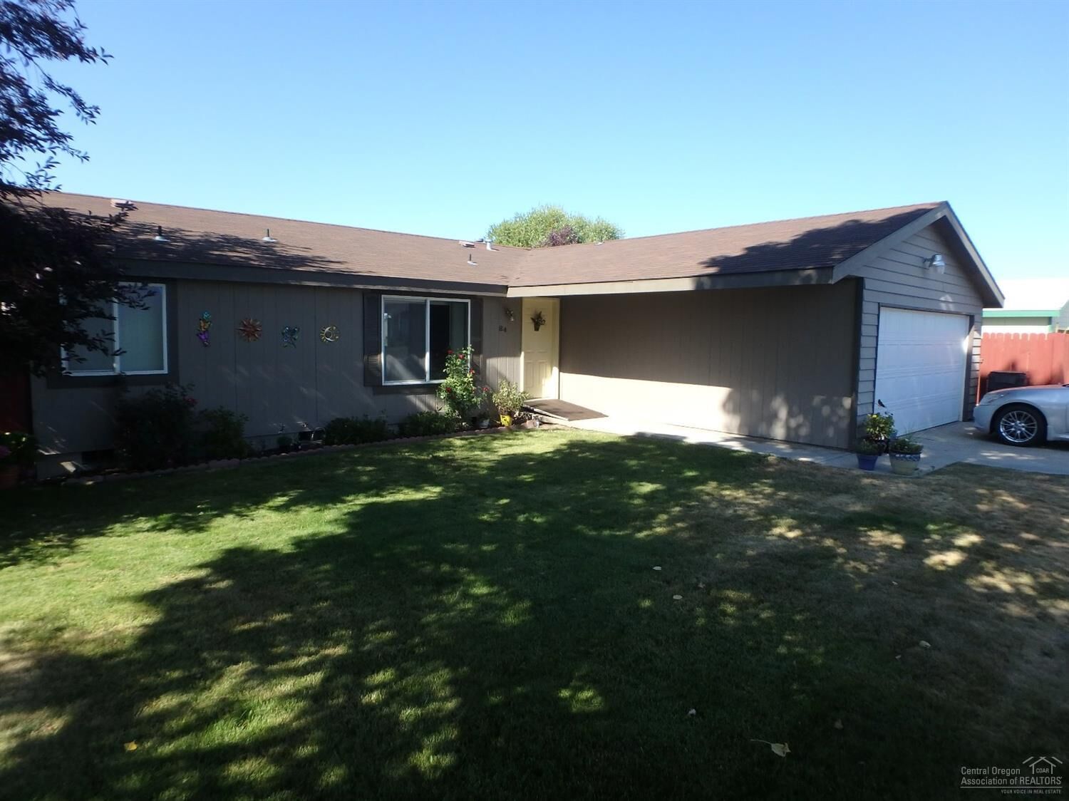 Property Photo:  84 SE L Street  OR 97741 