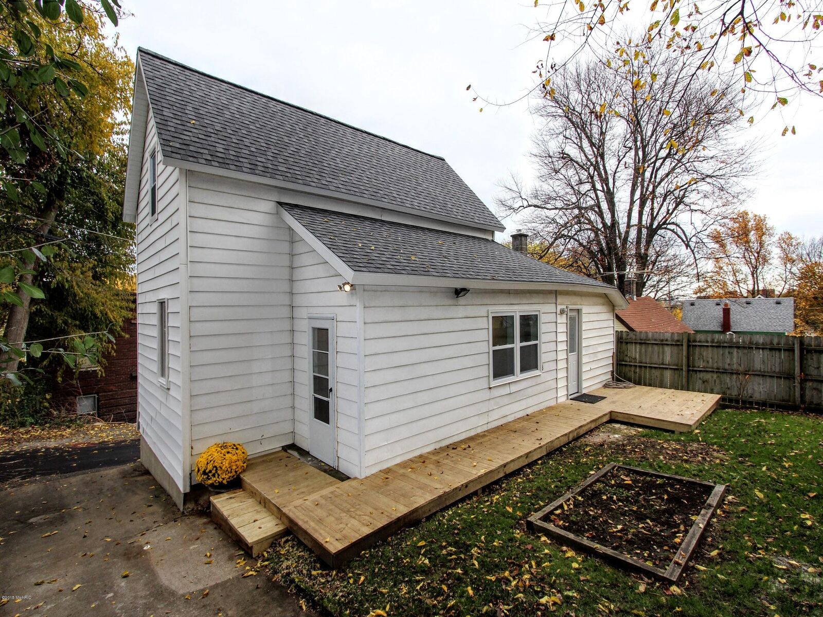 Property Photo:  322 Union Avenue NE  MI 49503 
