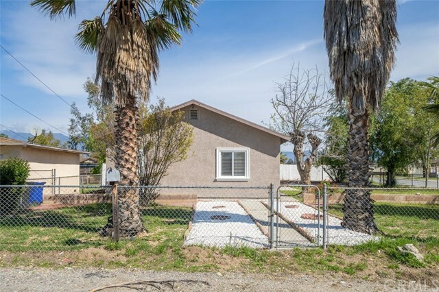 Property Photo:  15892 Ceres Avenue  CA 92335 