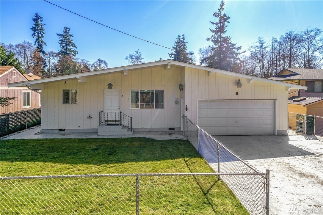 Property Photo: 8 105th St SW WA 98204