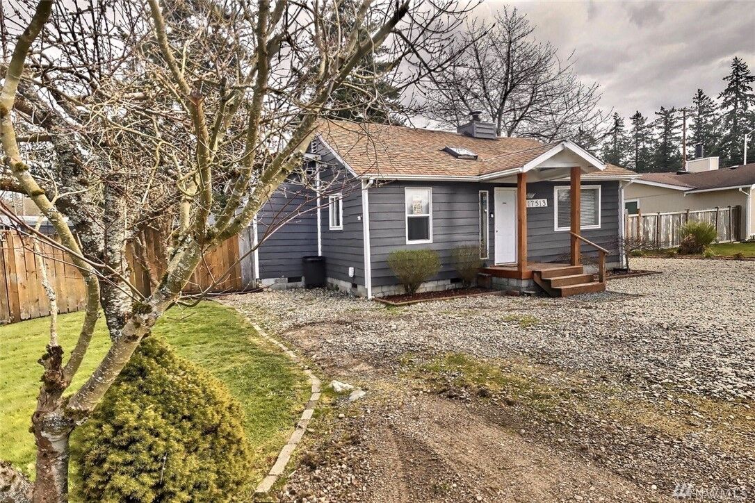 Property Photo:  17513  Spanaway Lane E  WA 98387 