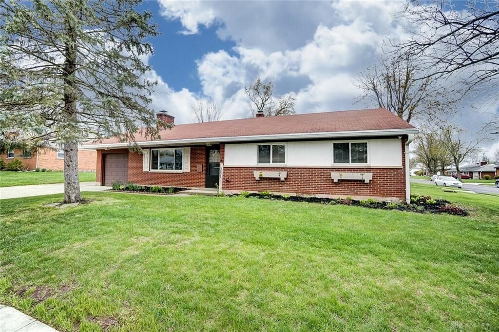 Property Photo: 1081 Kenosha Road OH 45429